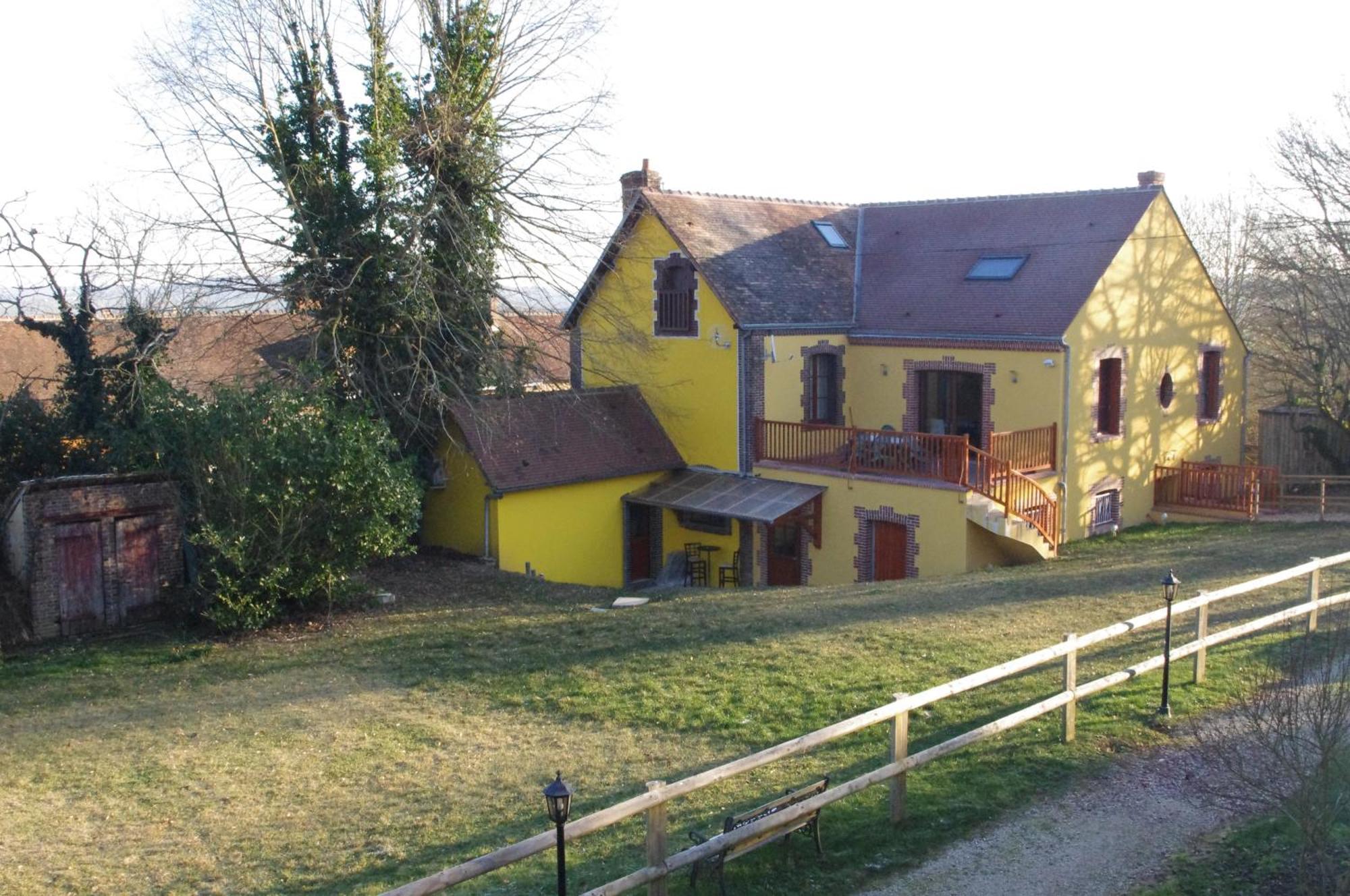Logis-Hotel Restaurant Auberge Les Vallees Du Perche Vicheres Exterior photo